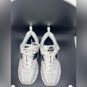 Nike Vomero- Women’s size 7